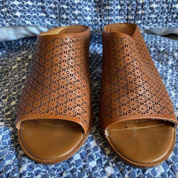 Gentle Souls by Kenneth Cole Post Laser-Cut Leather Mules Saddle - Picture 10 of 15